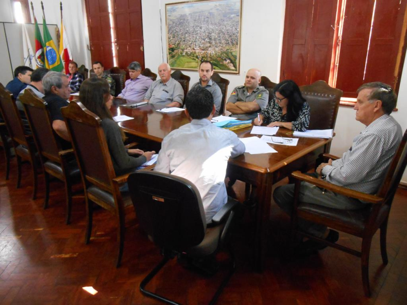 Administração Municipal realiza primeira reunião com o COMUTRAN